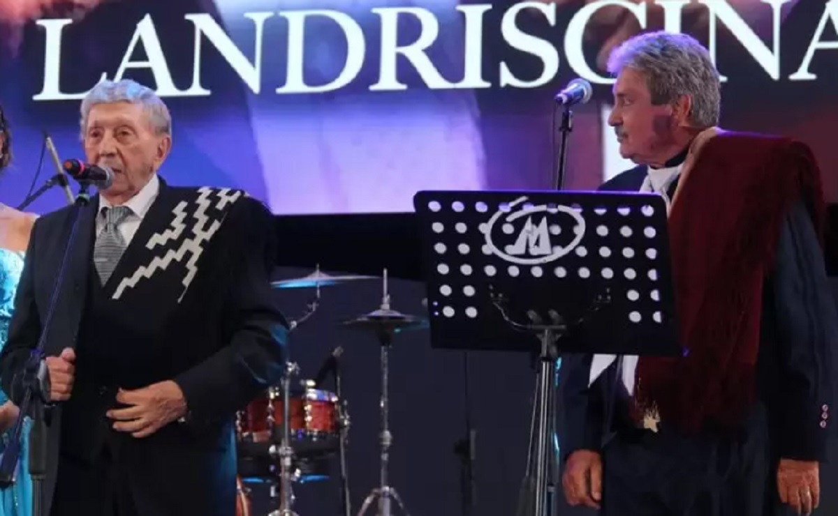 Landriscina fue distinguido en el Festival de Cosquín: el homenaje emocionó a todos