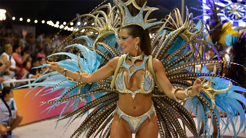 El Carnaval del País tuvo una gran noche inaugural con 20 mil personas