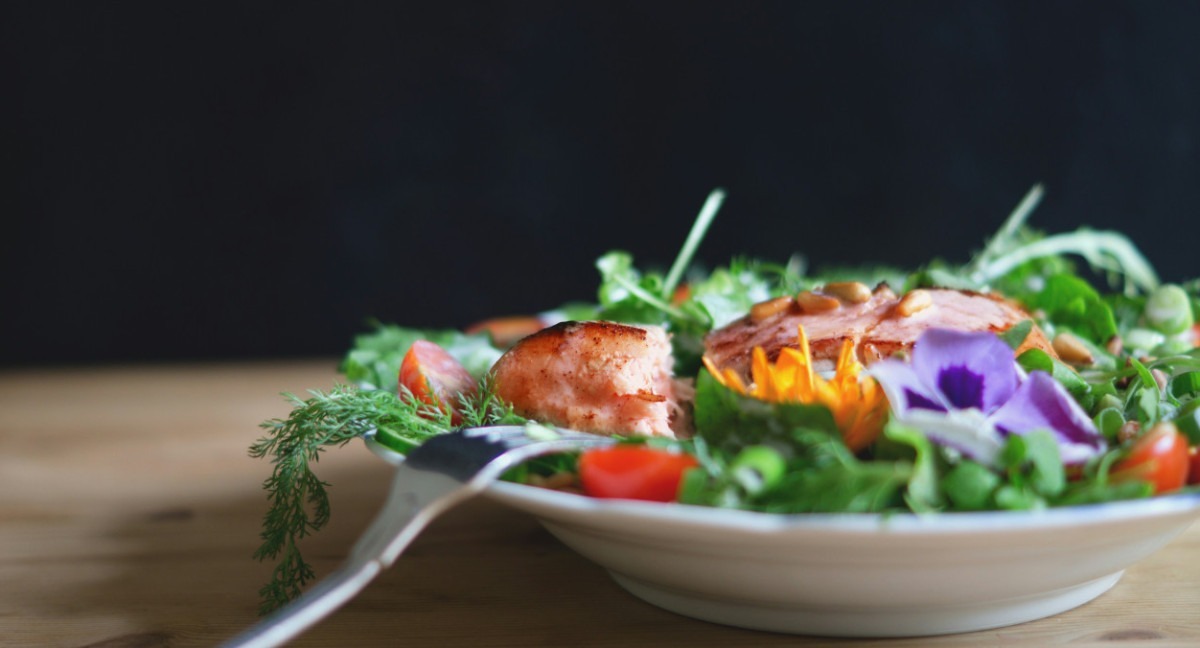 Cena ideal con solo cuatro ingredientes: es alta en proteínas y no necesita horno