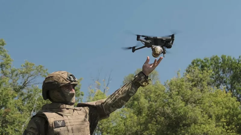 Ucrania lanza más de 100 drones en Rusia, hay explosiones y evacuaciones