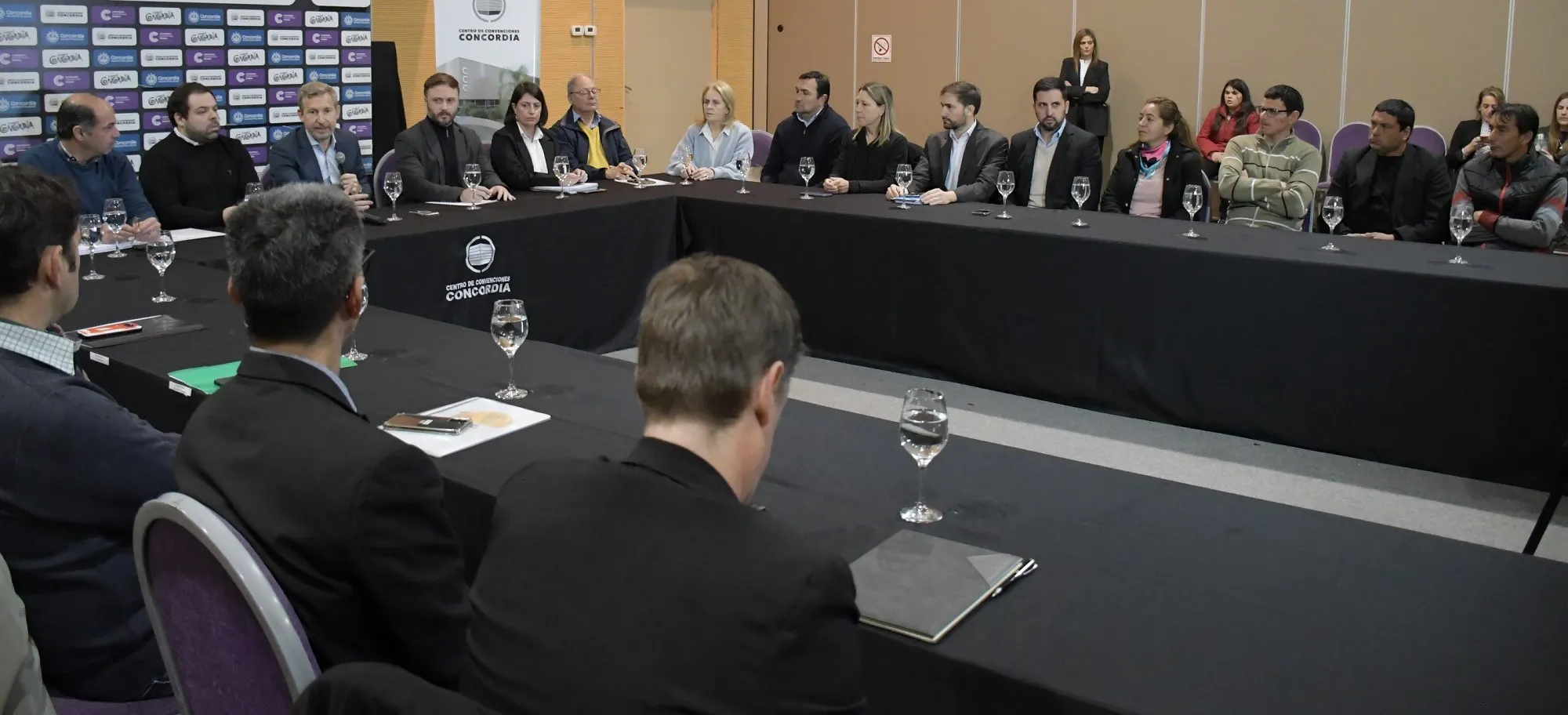 Frigerio se reunió con intendentes del departamento Concordia en el CCC.