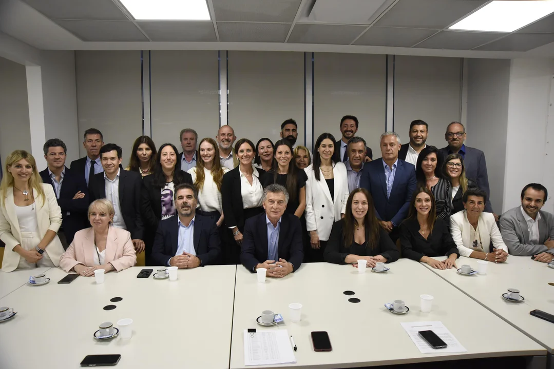 Macri se juntó con su tropa de diputados y confesó que busca una alianza electoral con Milei