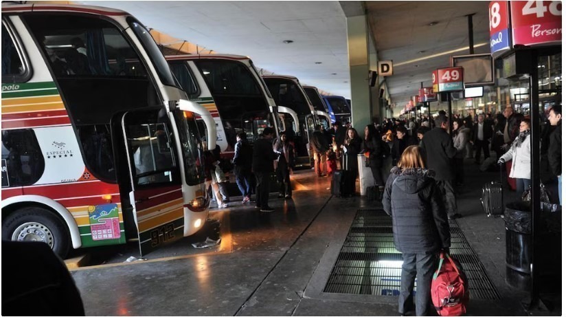 Transporte de media y larga distancia: qué cambiará con la desregulación y qué piden las empresas