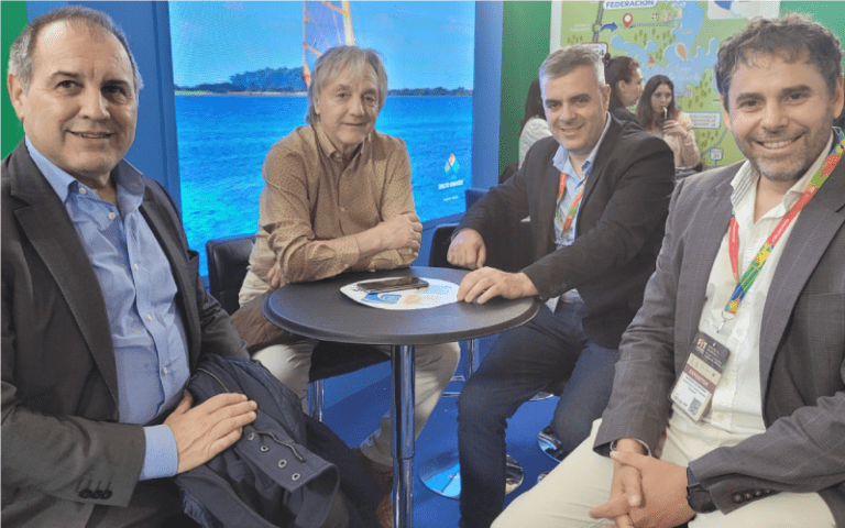 Mouliá visitó el stand de Entre Ríos en la Feria Internacional de Turismo en La Rural