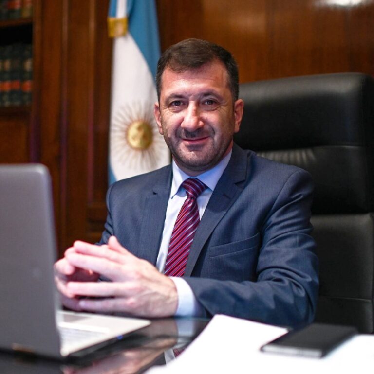 Edgardo-Kueider-1068x1069 (1)