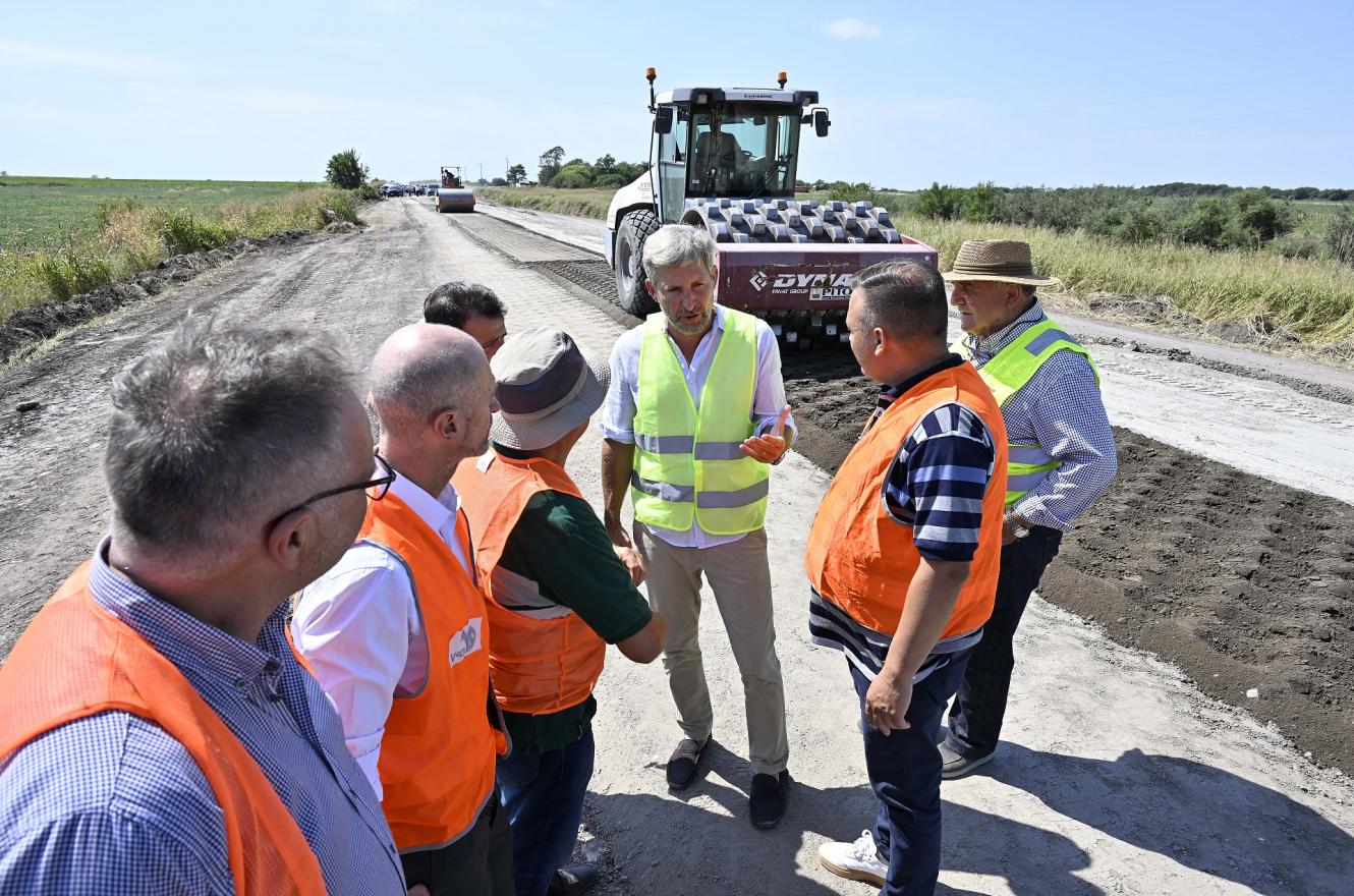 Frigerio destacó las obras de infraestructura para el desarrollo del turismo