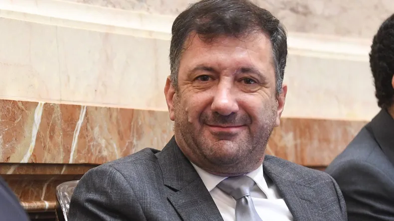 LA PUNTA DEL ICEBERG : El Caso Kueider un escándalo de corrupción que sacude a la Política entrerriana y amenaza con arrastrar a varios “insospechados”