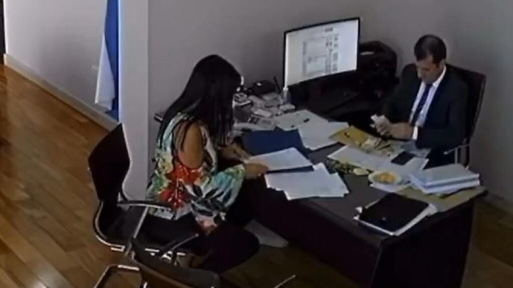 4ef35ddb-35b4-4acb-8fd7-2a5d4f55e4a3_16-9-discover-aspect-ratio_default_0