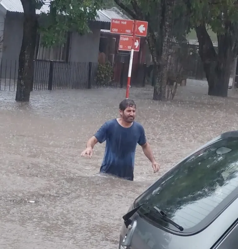DILUVIO EN  VILLA ELISA : CAYERON MAS DE 150 mm , LA RUTA Nº 130 ESTUVO CORTADA