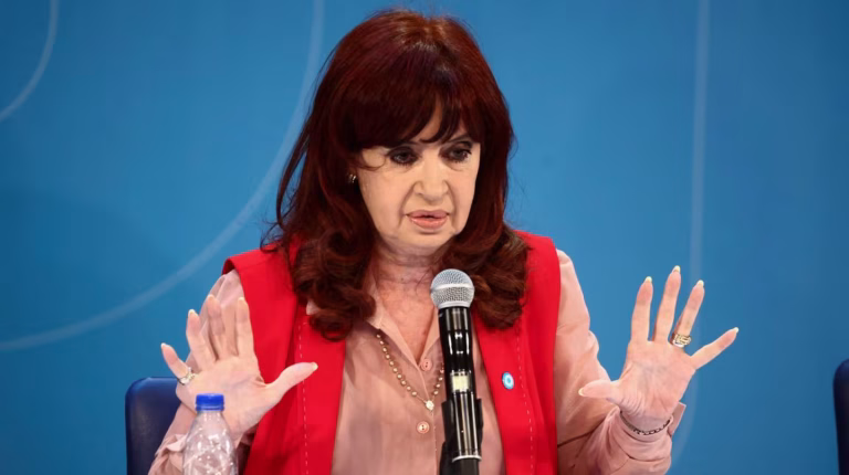 casacion-rechazo-la-apelacion-de-cristina-kirchner-en-la-causa-vialidad-y-ahora-debera-definir-la-corte-suprema-foto-reuters-tomas-cuesta-A5HOYHNYFVDGHLRBXQKHTDBNSY