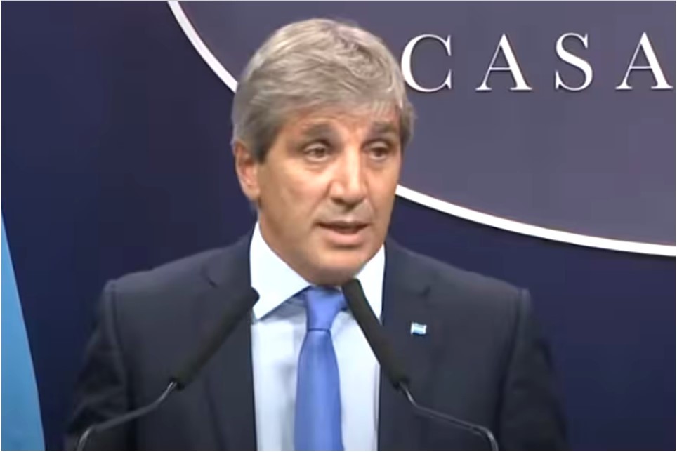 Desde el lunes. Eliminan el cepo cambiario para personas y el dólar flotará entre $1000 y $1400