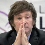 javier-milei-rezando-reza