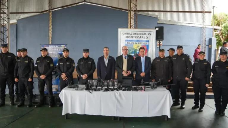 20250710204020_equipamiento-tecnologico-para-la-policia-de-misiones-5-1536x864