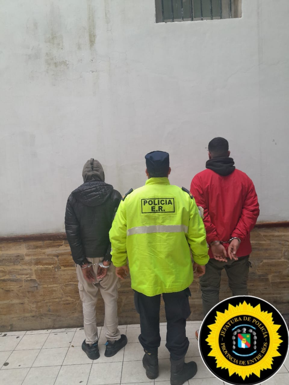 Intervención policial en Paso Telégrafo: dos detenidos, un arma secuestrada y un auto robado
