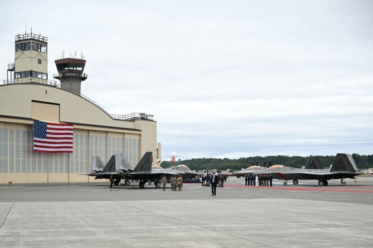 f-22-base-alaska