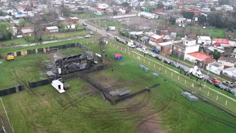 Terrenos anegados por la lluvia y luminaria deficiente: una por una las advertencias del gobierno de Kicillof a la Casa Militar por la visita de Milei a Moreno
