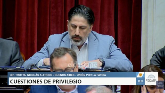 honorablemente impolutos !! El diputado Nicolás Alfredo Trotta enumeró los insultos de Milei al periodismo: "Hoy la censura es pretender intimidar a los medios para que los periodistas duden antes de realizar una investigación al poder de turno".#AnalisisLitoral, #JusticiaArgentina, #PoliticaArgentina, #Corrupcion, #Impunidad, #Poder, #Argentina, #EntreRios, #LitoralArgentino, #Noticias, @infobae, @lanacion, @clarincom, @todonoticias, @perfilcom, @a24com, @ambitocom, @eloncecom, @elentrerios, @rosariotres