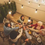 mesa-adentro-o-mesa-afuera-el-pronostico-prepara-un-menu-con-sorpresas-para-la-mesa-de-nochebuena-y-navidad-1766334686203_1024