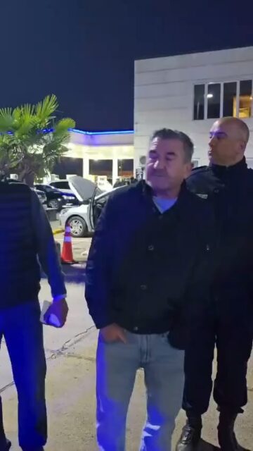 Operativo antidrogas en #EntreRíos: departamento #Federación persecución y secuestro de drogas de síntesis
El ministro de Seguridad y Justicia de Entre Ríos, Néstor Roncaglia, brindó detalles de un operativo que comenzó en el puesto caminero de #PasoCerrito y terminó en el acceso a #Federación.
Según explicó, durante un control fueron detectados dos vehículos con patente brasileña. Cuando los efectivos intentaron detenerlos, el conductor de uno de los automóviles aceleró y emprendió la fuga. Tras una persecución de aproximadamente dos kilómetros, el vehículo fue interceptado y se constató que transportaba drogas de síntesis entre otras drogas 
Roncaglia destacó el trabajo del personal policial y remarcó la importancia de los controles en las rutas entrerrianas para evitar el ingreso y la circulación de estupefacientes. La investigación quedó a disposición de la Justicia Federal de Concordia. fuente Radio City #AnalisisLitoral, #Policiales, #Seguridad, #Justicia, #Concordia, #EntreRios, #LitoralArgentino, #Argentina, #Noticias, #Actualidad, @eloncecom, @elentrerios, @diarioriouruguay, @rosariotres, @diariolacapital, @lavozcomar, @cadena3com, @infobae, @todonoticias, @lanacion