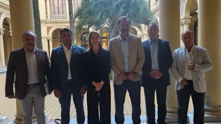 la-dirigencia-rios-la-libertad-avanza-fue-convocada-lule-menem-y-karina-milei-tratar-sellar-la-postergada-unidad