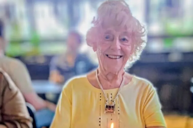 robo-abuela-influencer-1