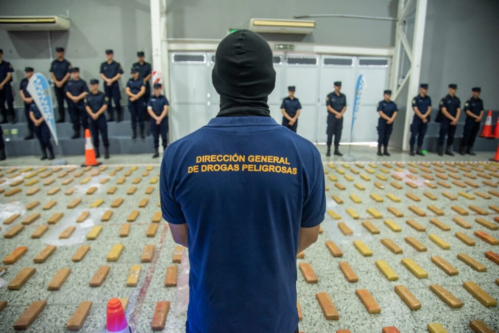 El gobernador resaltó el accionar policial tras el secuestro de más de 1.300 kilos de marihuana 2 2026 03 03 seguridad secuestro droga la paz 2
