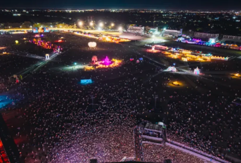 69b569cc3b5cd_992_558!