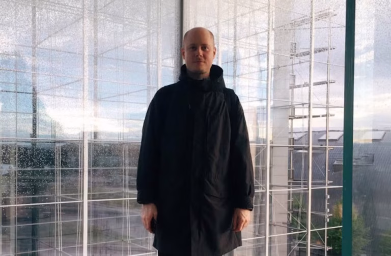 B4W3KWFHKRECBEHTWVUNZACTF4