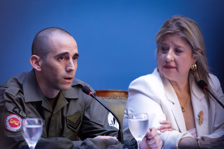 FOB3BLKYINEWPKUSL2LYDF2KT4