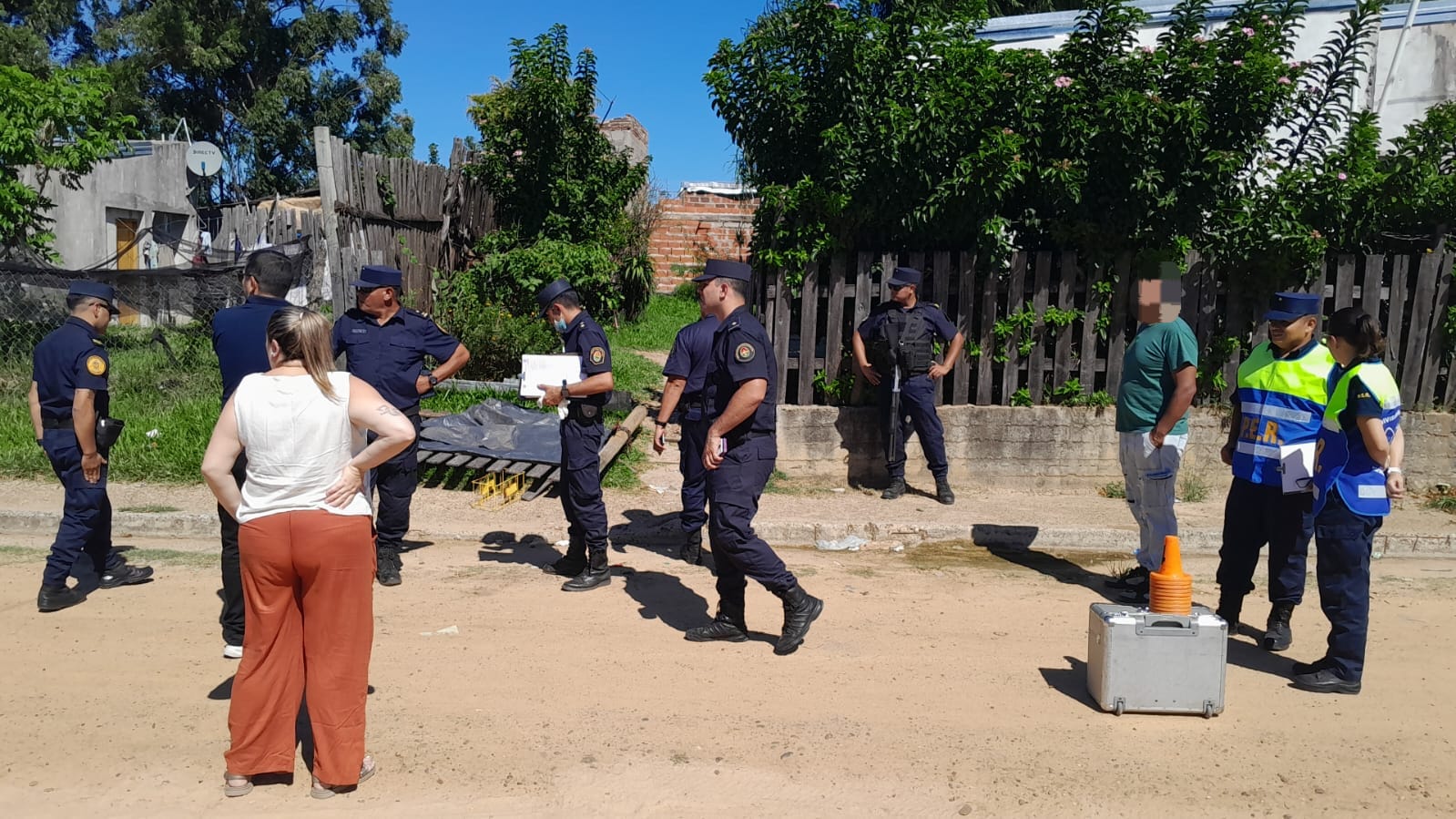 Concordia: investigan un femicidio seguido de suicidio en el barrio Los Pájaros 1 WhatsApp Image 2026-03-02 at 18.21.59