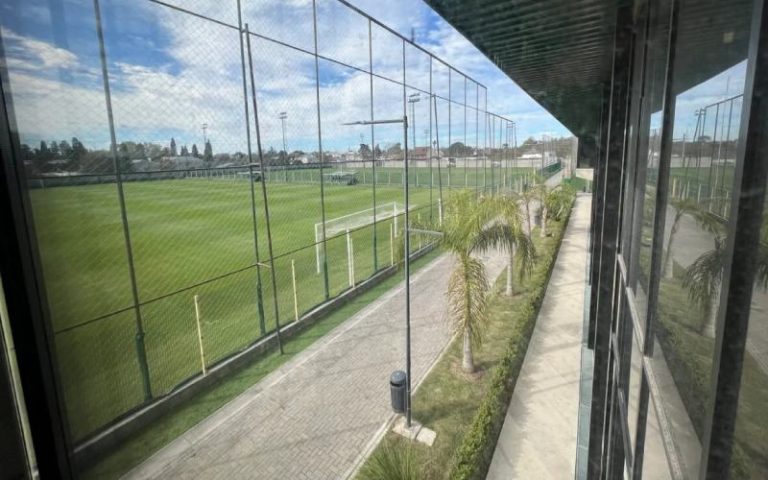 Entre Ríos y Defensa y Justicia exploran un convenio de cooperación para el desarrollo deportivo 2 defensa justicia web 3 768x480 1