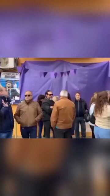 La libertad bien expresada y demostrada
Colón: Tenso momento en inauguración de sede libertaria
Antes de la inauguración del local partidario de la Libertad Avanza en Colón, una vecina comenzó a insultar la política del actual gobierno.
El clima se puso tenso y luego del paso de la mujer, los presentes respondieron con el tradicional grito "Viva La Libertad carajo".