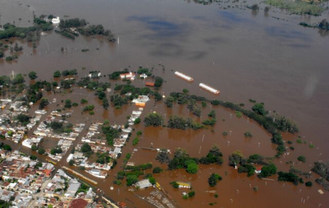 https://www.analisislitoral.com.ar/el-nino-vuelve-a-poner-al-rio-uruguay-en-el-centro-de-la-escena-salto-se-prepara-para-lo-peor-y-concordia-todavia-parece-mirar-desde-la-otra-orilla/ #AnalisisLitoral #Inundaciones #Temporal #Emergencia #Argentina #EntreRios #LitoralArgentino #Rosario #SantaFe #Noticias
@eloncecom @elentrerios @diarioriouruguay @rosariotres @diariolacapital @infobae @todonoticias @clarincom @lanacion @prefecturanavalarg