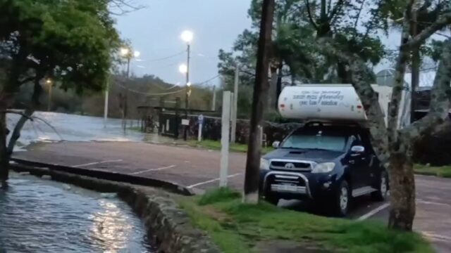 Río Daymán. área circundante a termas del Dayman Salto Uruguay