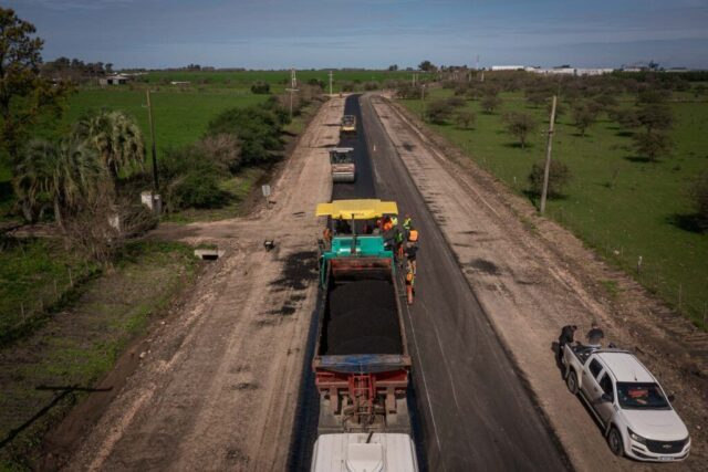 https://www.analisislitoral.com.ar/continua-el-asfaltado-de-la-ruta-23-entre-los-departamentos-uruguay-y-colon/