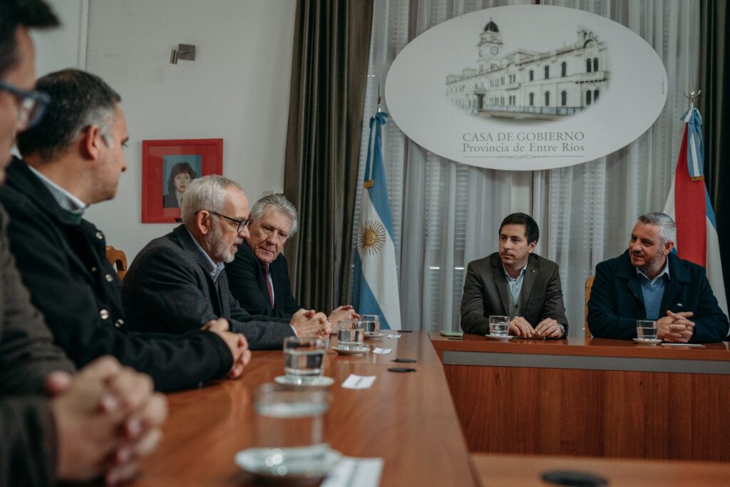 Se firmó el contrato para la construcción de la nueva Planta de Tratamiento de Aguas Residuales de Colón 2 DSC09053