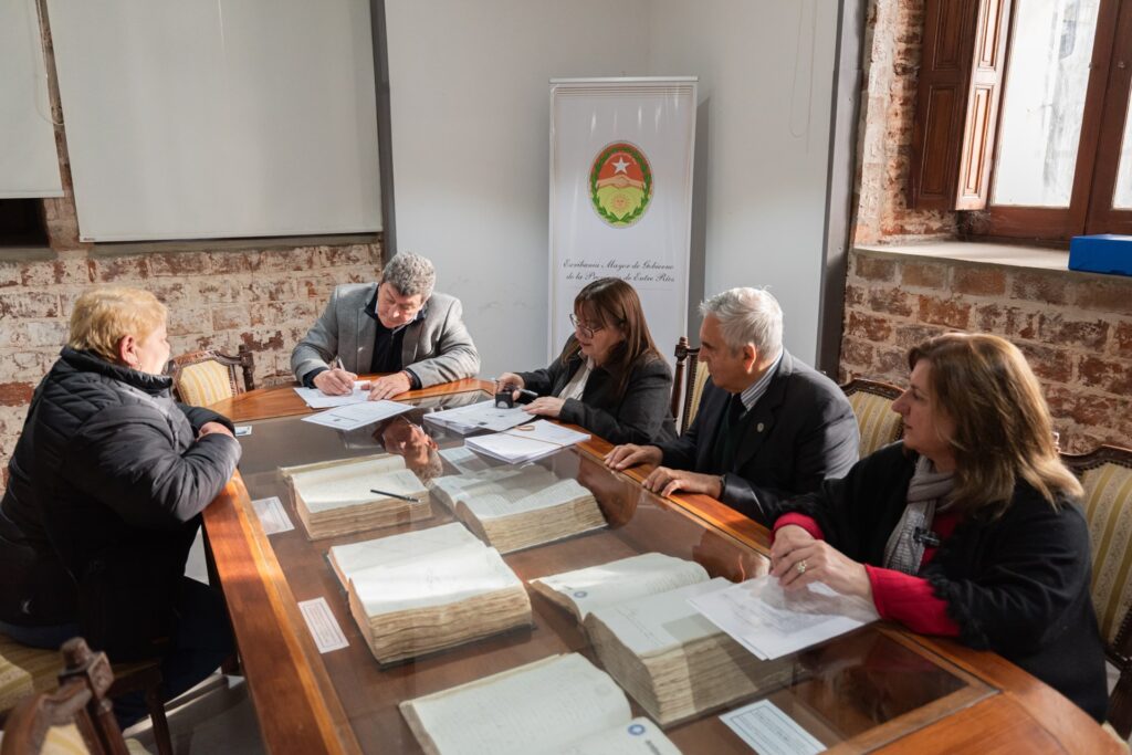Familias entrerrianas avanzan en la regularización dominial de sus viviendas 6 IMG 20260617 140329 1920 x 1280 pixel 1