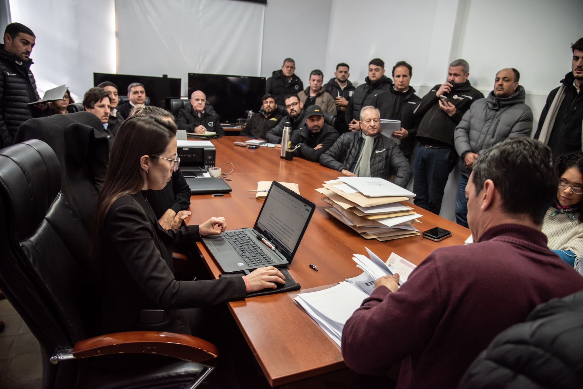 Se abrieron los sobres de las licitaciones para adquirir maquinaria vial por más de 12.000 millones de pesos 1 licitacion vialidad 2