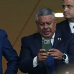 La Justicia de EE.UU. les incautó los teléfonos a Chiqui Tapia y otros dirigentes de la AFA antes del regreso del seleccionado tras la final del Mundial C3u3NTIPJ_1256x620__1