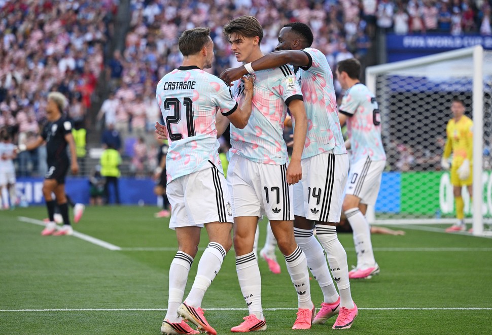Bélgica aplastó a la Estados Unidos 1