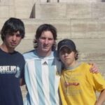Se escaparon de la escuela y se tomaron una foto con Messi que permaneció 21 años guardada: "La habíamos dado por perdida" captura_de_pantalla_2026-07-18_a_la-s-_6-39-48-p--m-.jpg_315682333