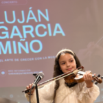 La joven violinista Luján García Miño brilló en la Casa de Entre Ríos img_mino_1
